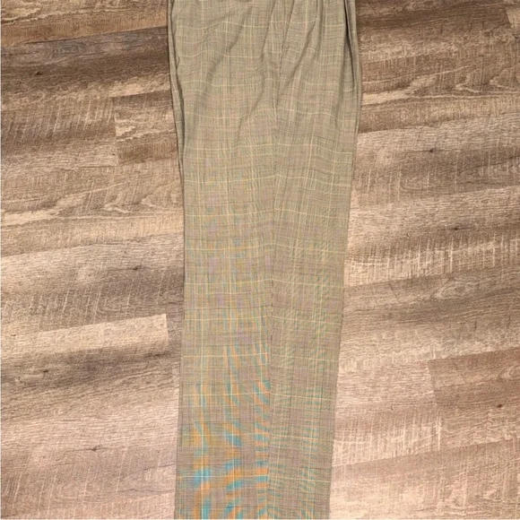 Men's Gray Plaid Blazer - Picture 9 of 10